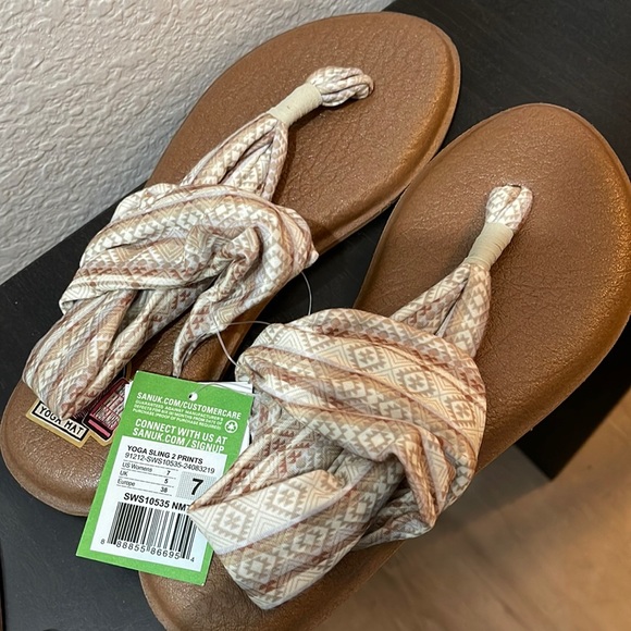 Sanuk yoga sling sandals - Picture 1 of 2